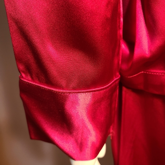 NWOT, women's 100% silk pajamas - Picture 4 of 7